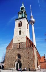 berlin-marienkirche-und-fernsehturm_40605625724_o